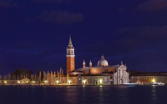 Otto House Apartment