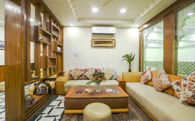 Royal Rafahiya - A Rooftop Lake View Hotel Near Lake Pichola