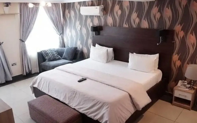 Carlton Gate Xclusive Hotel