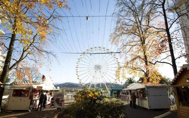 Au petit repère palois -studio - centre ville-balcon-WIFI FIBRE