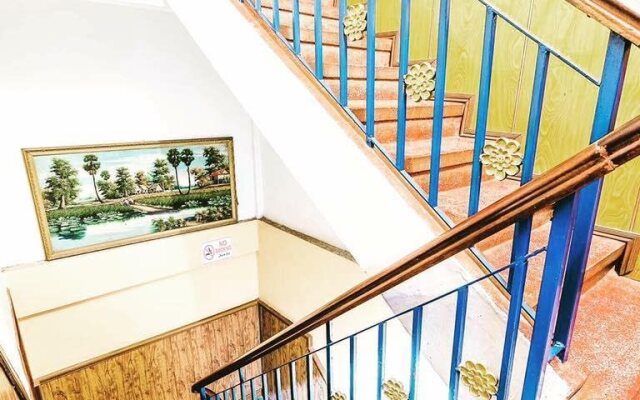 Lucky Ro Hotel & Restaurant