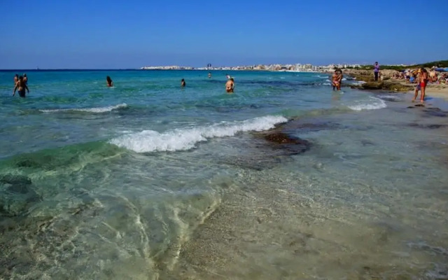 Cozy Retreat Near Baia Verde Beaches