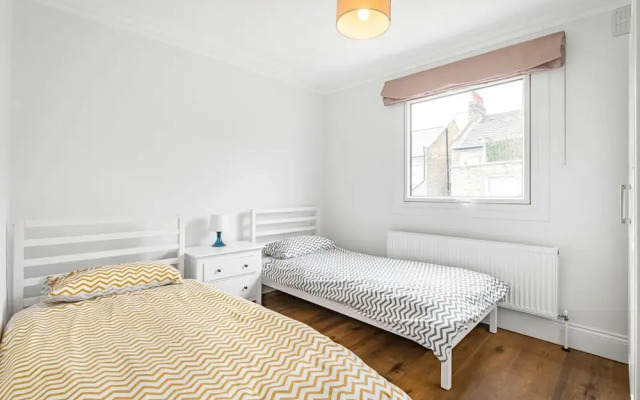 Modern 5-bed Home in Maida Vale