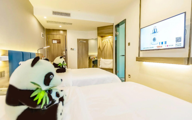 7 Days Premium Chengdu Panda Base Sanhechang Subway Station