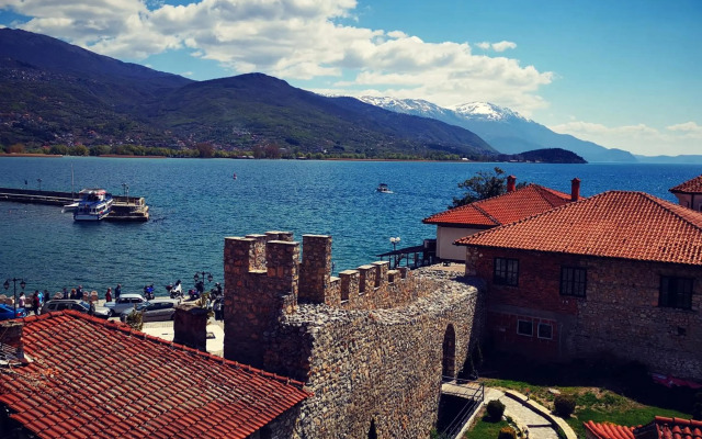 Small Luxury En suites ELEONOR