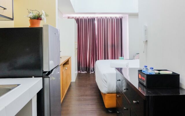 Contemporary Studio Room at Casa De Parco Apartment