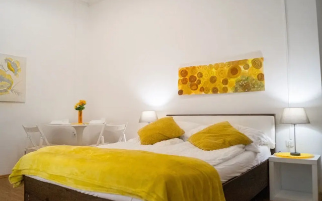 Beautiful 2BR - 12 min from Downtown