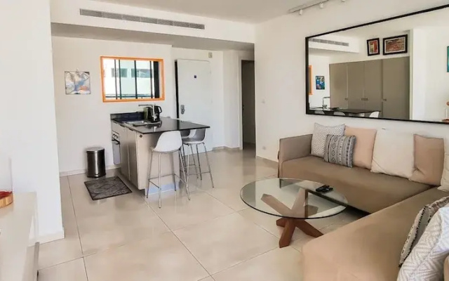 Design Apt Parking Included 2BDR TL30