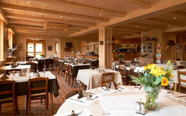 Hotel The Originals Auberge Hazemann (ex Relais du Silence)