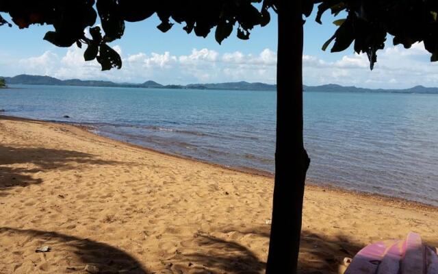 Peony Villa, 3 Bedroom Beachfront Pool Villa