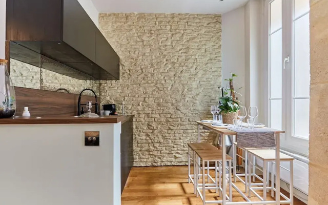 Charming 1 Bedroom Apartment Eiffel Tower