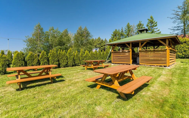 Holiday Homes With Pool, Close to the Beach