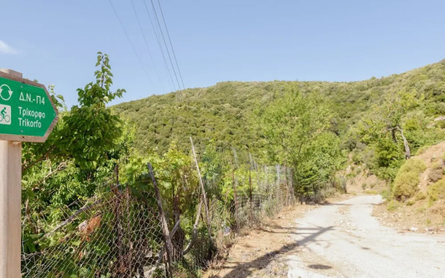 Secluded Holiday Home in Kalavrouza With Mountain Views,bbq
