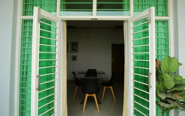 OYO 12459 SilverKey Gachibowli