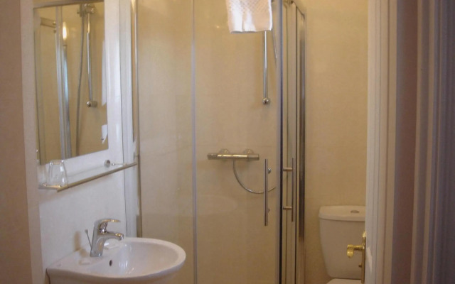 Phoenix Park Hotel