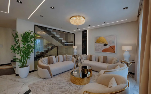 Vesta - Luxury Villa - 3BR - CFC II