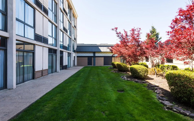 Holiday Inn South Plainfield-Piscataway by IHG