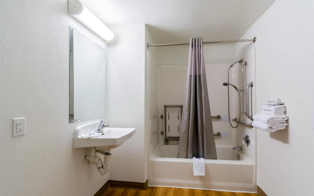 Travelodge by Wyndham Essington / Philadelphia Airport