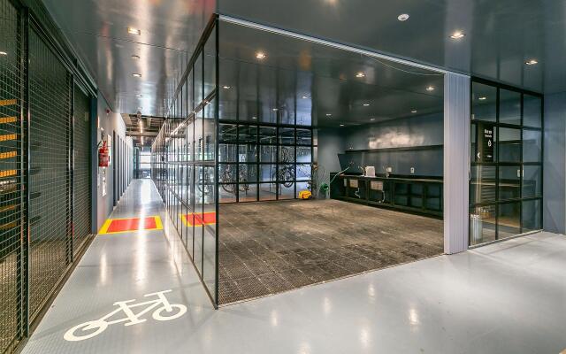 Moderno em condomínio com foodhall #CORG02