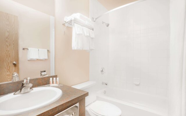 Ramada by Wyndham Cranbrook