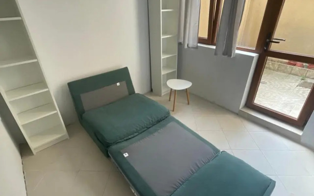 Top Center 2-BR Apartment with lovely Outdoor Area