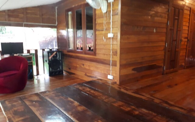 Longgaeng Wang Chompoo