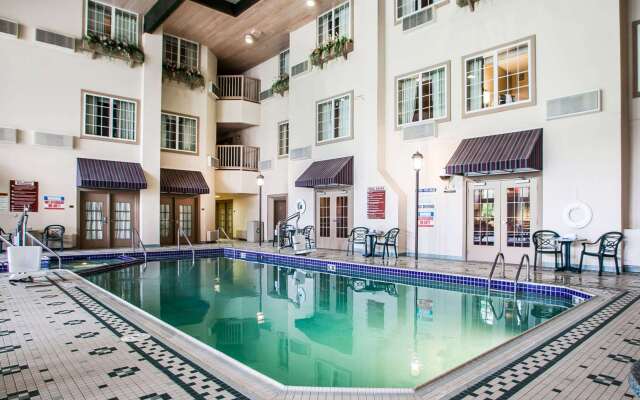 Comfort Suites Milwaukee Airport