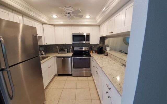 Pelican Inlet C117 2 Bedroom Condo By Redawning