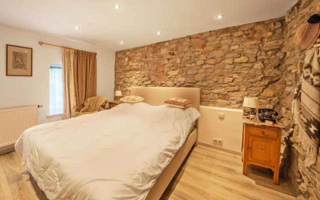 Stylish Stay Near Forest