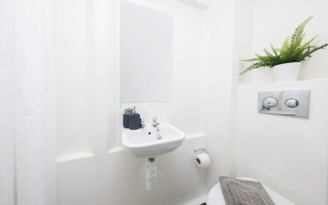 Student Only Studio with Modern Kitchen