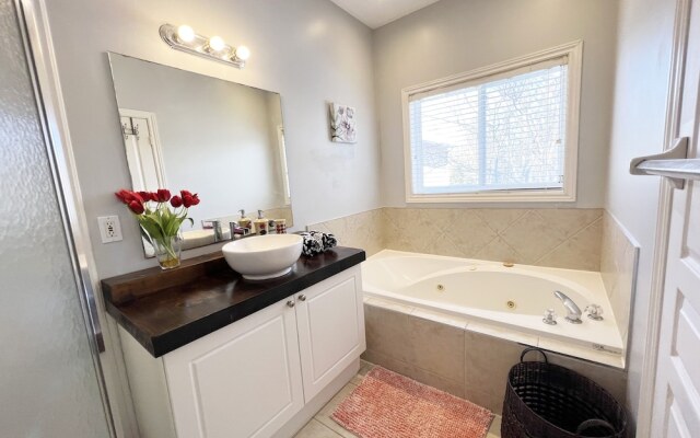 Vacation home beside the trails and Park