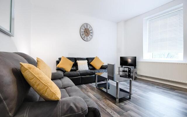 Perfect Location with Parking -Jersey Lodge