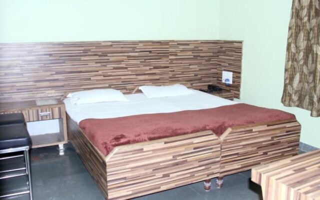 Hotel Gujrat