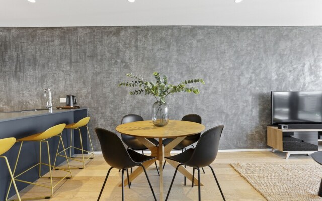 Laid back living with city views