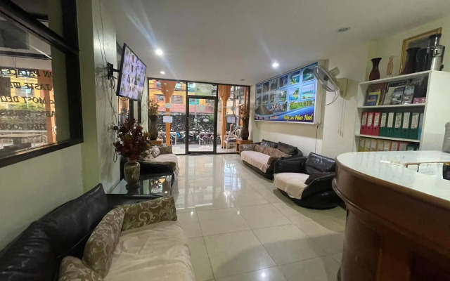 Babylon Palace Hotel