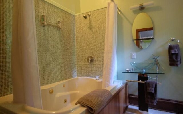 Wedgwood Manor and Glamping Retreat