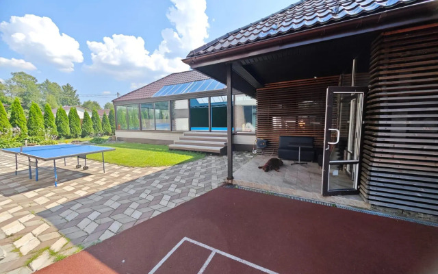 Dom with swimming pool and sauna na Okhotskoy