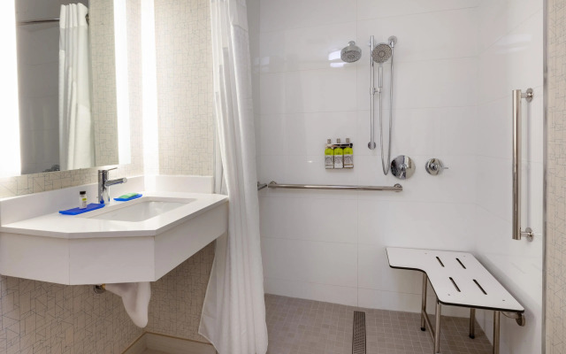 Holiday Inn Express NYC Brooklyn - Sunset Park by IHG