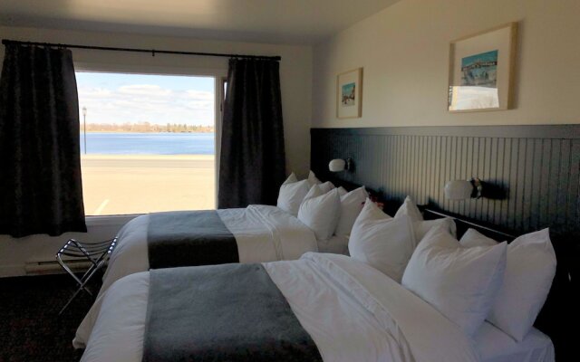 The Bayview Motel - Fort Frances, ON - Lakeside Motel