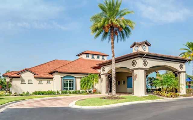 Upstay - Movie Mansion w Cinema-pool Hot Tub-games