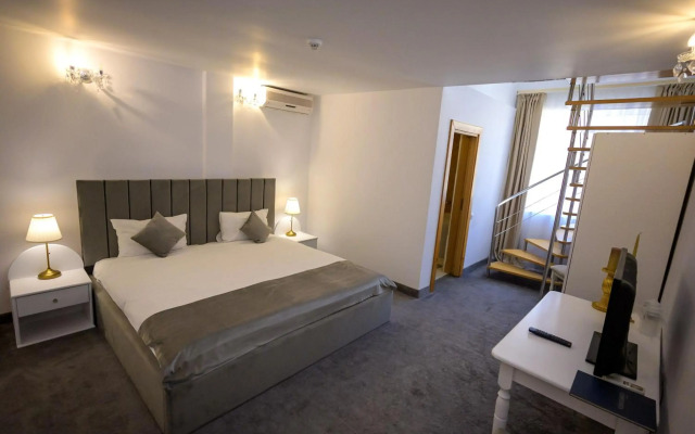 Hotel Queen Vera
