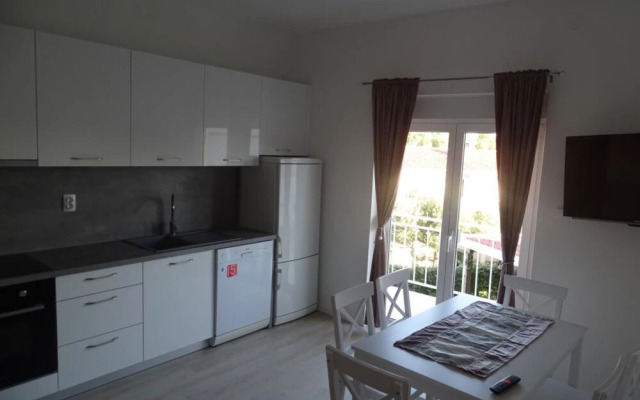 Cozy Seaview Retreat A & M Apartments