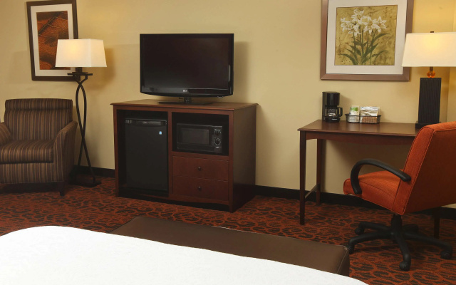 Hampton Inn & Suites by Hilton Fargo Medical Center