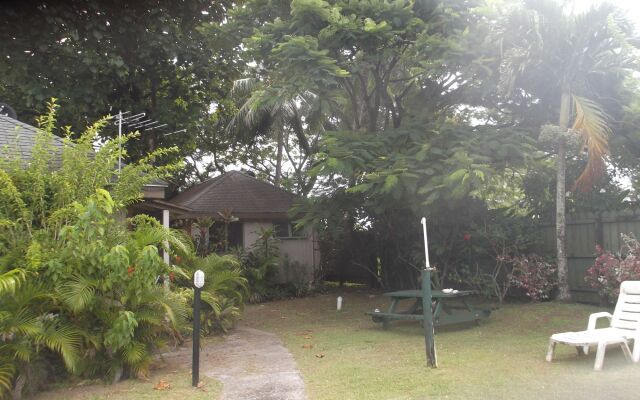 Muriavai Bungalows