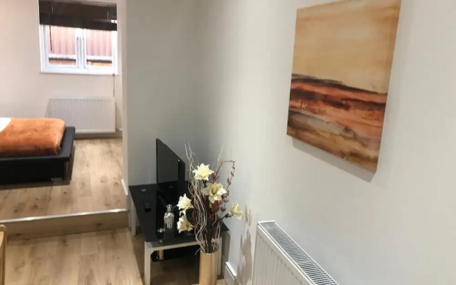 London Bermondsey, 3 People, Beautiful Studio
