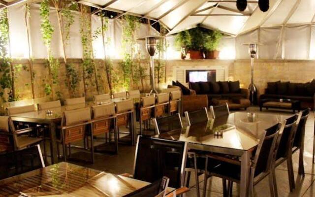 Hayali Suites