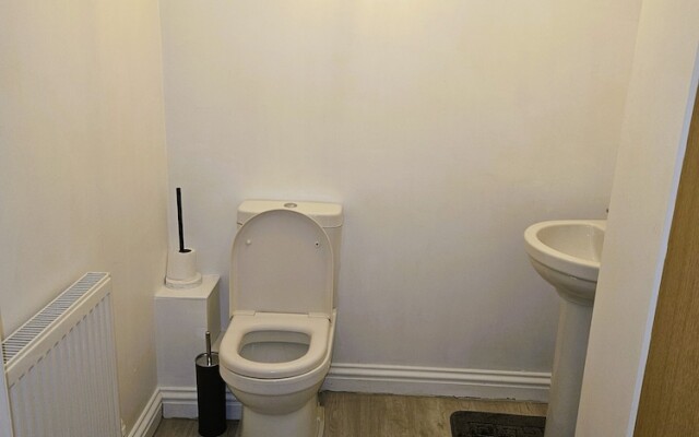 Impeccable 2-bed House in Basildon