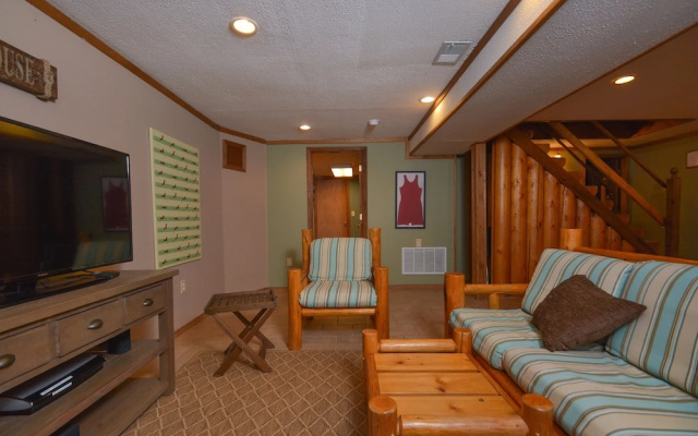 Four SKIsons 3 Bedroom House