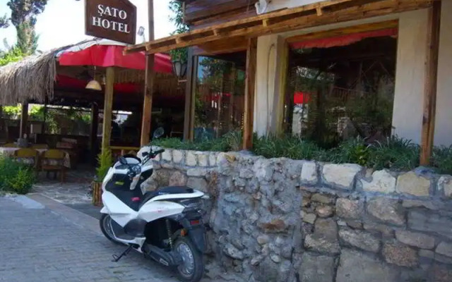 Sato Hotel Side