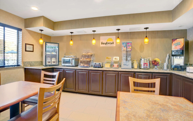 Days Inn By Wyndham Mckinney